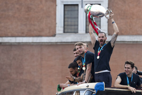 Boom di contagi a Roma dopo festeggiamenti Europeo, per D’Amato è colpa “dell’effetto Gravina”