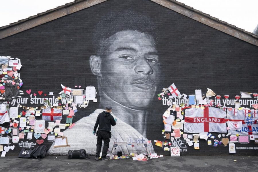 La risposta di Marcus Rashford agli insulti razzisti: “Non mi scuserò mai per quello che sono”