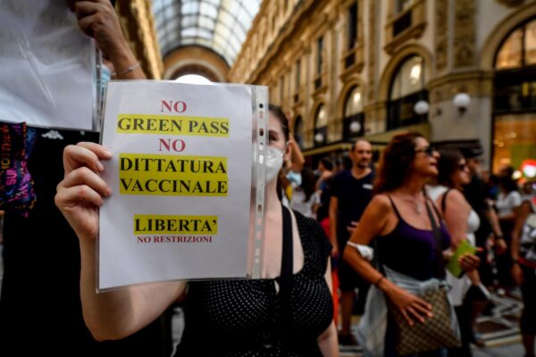 Covid, 4.522 contagiati e 24 vittime: “99% dei morti in 6 mesi non aveva completato il ciclo vaccinale”