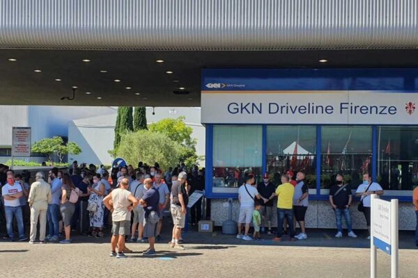 Gkn licenzia 422 dipendenti via mail dopo un giorno di ferie, Orlando: “Preoccupato da sblocco”