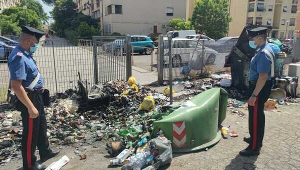 Emergenza rifiuti, un’altra notte di incendi a Tor Bella Monaca