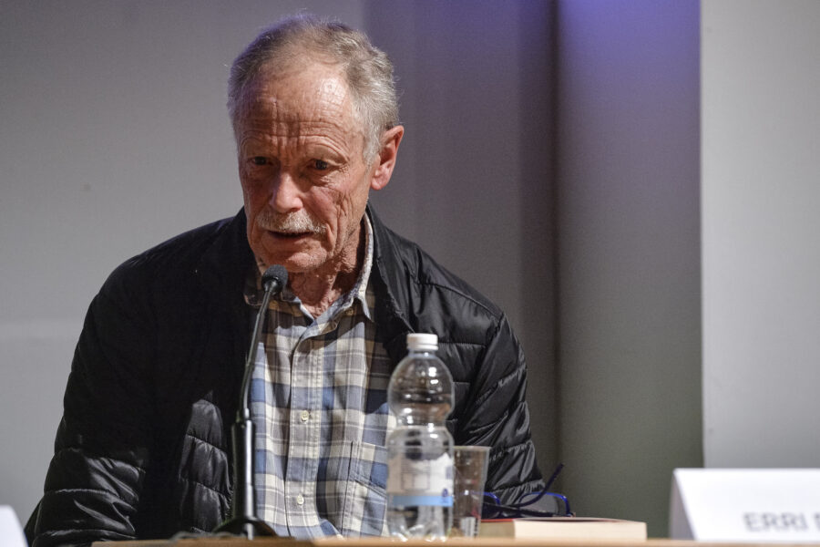 Foto LaPresse/Nicolò Campo 
10/05/2018 Torino (Italia) 
Cronaca
Salone del Libro Internazionale di Torino
Nella foto: Erri De Luca

Photo LaPresse/Nicolò Campo 
May 10, 2018 Turin (Italy)
News
Turin International Book Fair
In the pic: Erri De Luca
Foto LaPresse/Nicolò Campo 
10/05/2018 Torino (Italia) 
Cronaca
Salone del Libro Internazionale di Torino
Nella foto: Erri De Luca

Photo LaPresse/Nicolò Campo 
May 10, 2018 Turin (Italy)
News
Turin International Book Fair
In the pic: Erri De Luca