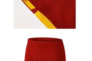 Roma, svelata con foto e video la nuova maglia dei giallorossi di Mourinho con il main sponsor da 12 milioni a stagione