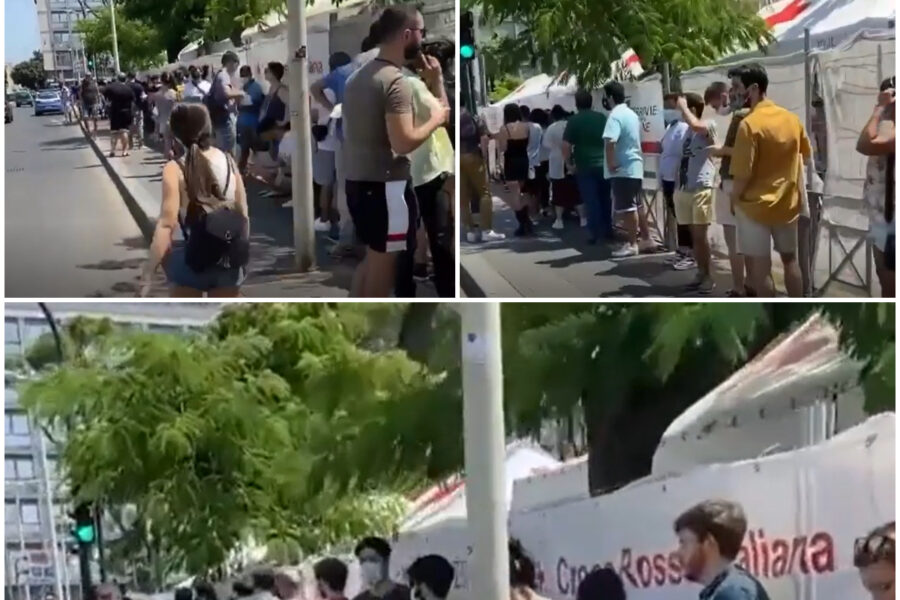 In fila sotto al sole per il vaccino, delirio no vax: “Povere capre”