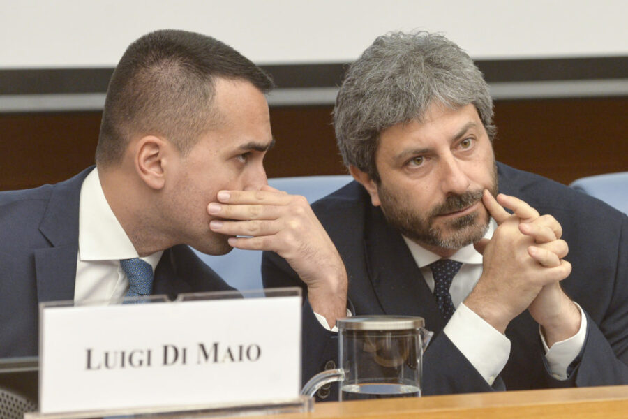 Appello di 19 senatori a Grillo e Conte: “Fate pace o scompariremo”, ma Fico è Di Maio ancora non hanno deciso con chi stare…