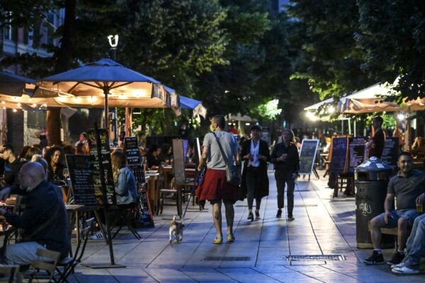 CORONAVIRUS CORONA VIRUS COVID19 COVID 19 FASE DUE 2
APERTURA LOCALI RIAPERTURA RIAPERTURE
MOVIDA AL PIGNETO