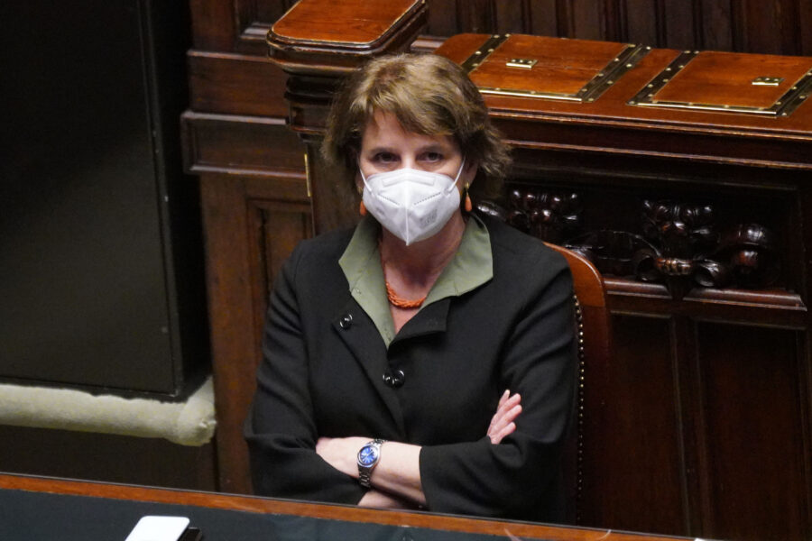 Appello alla ministra Cristina Messa: l’università va guardata dal basso