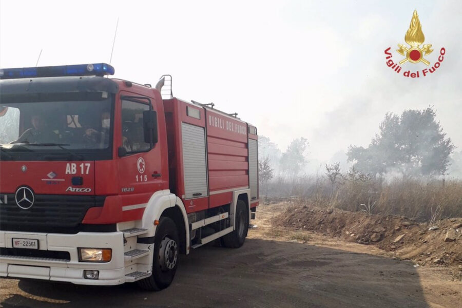 Incendio a Ponte di Nona, i residenti: “Un disastro”