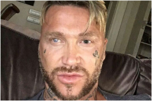 Tenta di aggredire i Carabinieri: cacciato da Ponza l’influencer Massimiliano Minnocci, “er Brasiliano”