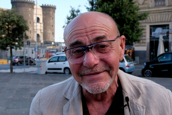 La storia di Peppe, da delinquente a drammaturgo: “Sono cambiato e ora sono l’uomo più ricco del mondo”