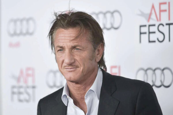 Sean Penn e famiglia a Cannes per il riscatto dopo il fiasco de “Il tuo ultimo sguardo”