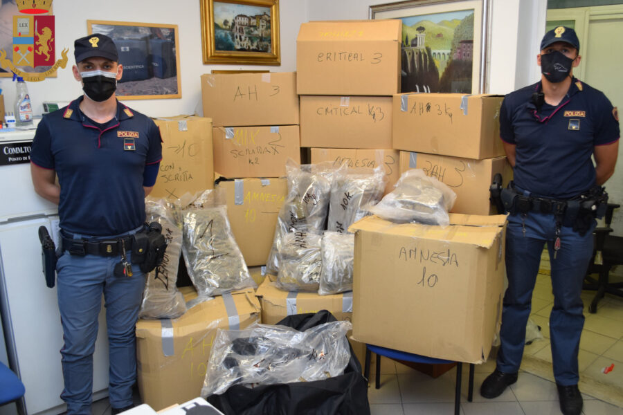 Nascondeva 128 kg di droga da un milione e mezzo di euro in un deposito giudiziario: arrestato 67enne