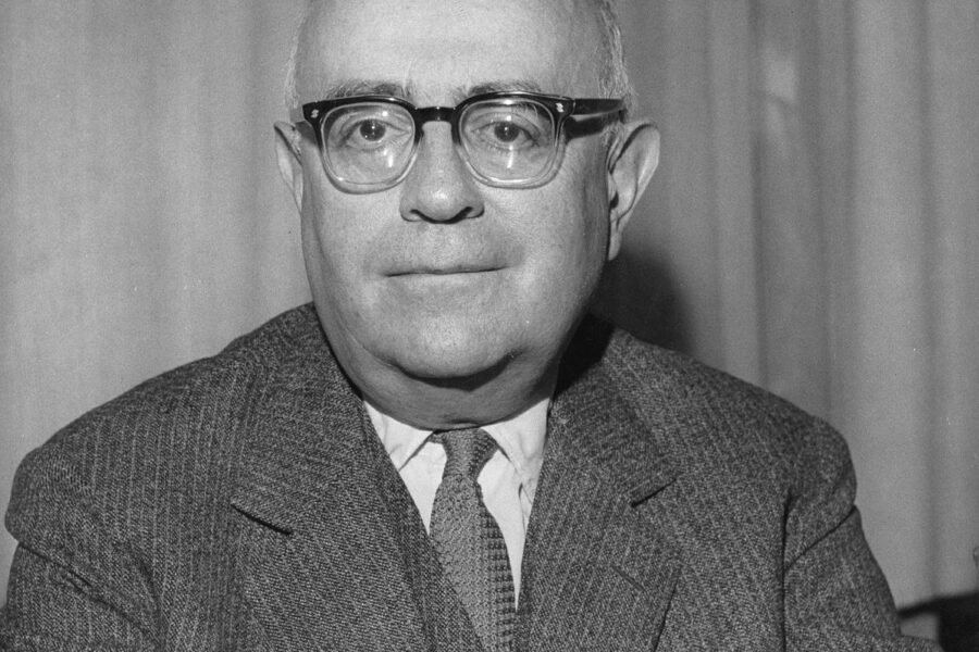 Adorno, Theodor W. *11.09.1903-06.08.1969+
Philosoph, Soziologe, D

– Halbportrait

– 1964