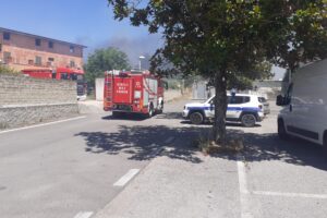Incendio nel campo rom di Salone: a rischio anche le abitazioni – FOTO E VIDEO –