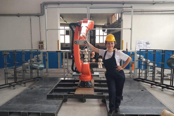 A castel dell’Ovo va in scena “Work”, lo spettacolo con l’attore robot che dialoga con gli umani