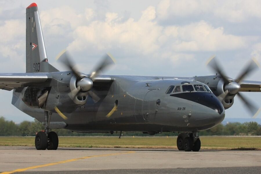 Aereo ‘scompare’ dai radar in Russia con 28 persone a bordo: i resti trovati in mare