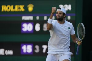 Matteo Berrettini fa la storia: vola in semifinale a Wimbledon 61 anni dopo Pietrangeli