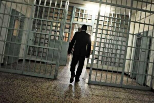 Detenuto pestato in carcere a Secondigliano: è ricoverato in ospedale