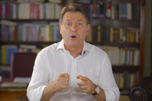 Conte lancia il nuovo statuto e attacca Cartabia: “No all’impunità, il vento del M5s soffia ancora”