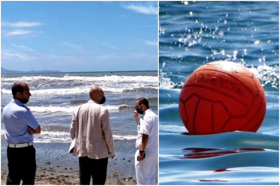 Napoli, uomo disperso in mare da 24 ore: in acqua per aiutare giovani trascinati dalla corrente per recuperare pallone