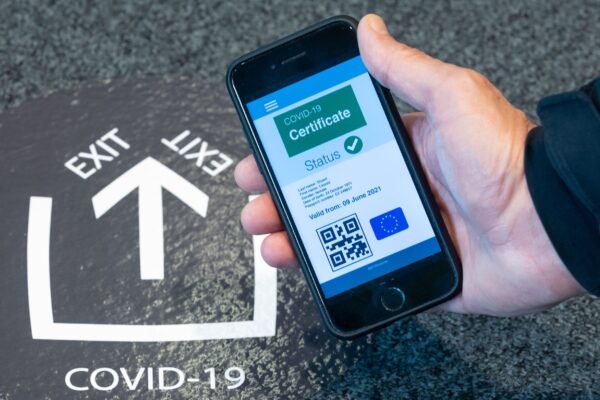 CERTIFICATI VERDI DIGITALI COVID-19 
CERTIFICATO VERDE DIGITALE PASSAPORTO VACCINALE PASSAPORTI VACCINALI
APP APPLICAZIONE SMARTPHONE QR CODE
FORMATO DIGITALE
ATTESTAZIONE DI NEGATIVITA’ AL TEST, GUARIGIONE O AVVENUTA VACCINAZIONE
GREEN PASS CERTIFICATE CERTIFICATO DIGITALE COVID UE UNIONE EUROPEA PARTENZA PARTENZE AEROPORTO
UE UNIONE EUROPEA