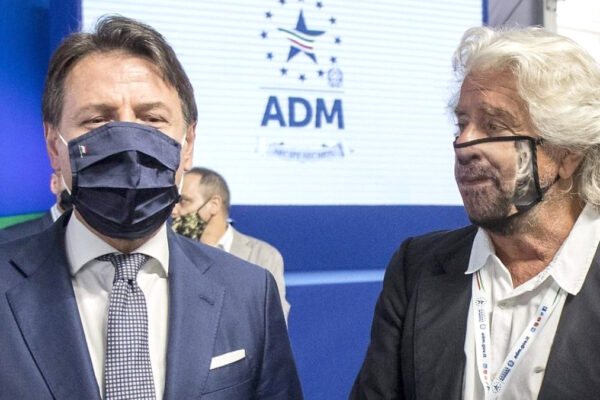 Grillo piazza Raggi, Fico e Di Maio ai vertici 5 Stelle: Beppe prepara la guerra a Conte per il post amministrative