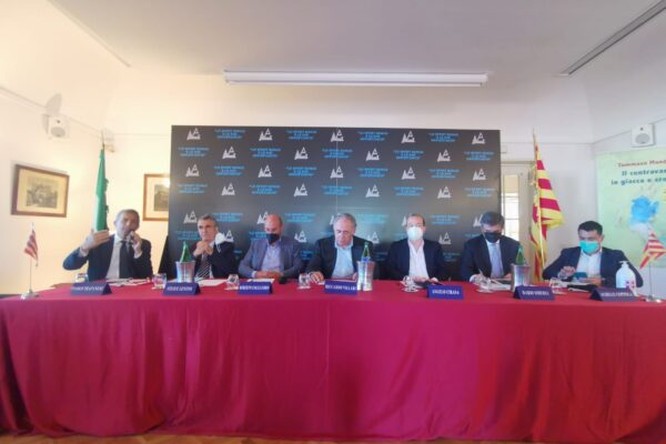 Lo sport bonus per rilanciare gli impianti sportivi: convengo al circolo Posillipo