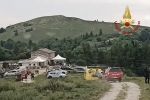 Crolla tetto di una ghiacciaia, due bambini morti durante una gita in famiglia