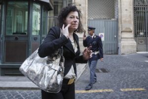 “Chiarezza sullo scontro inaudito tra la Triassi e i 12 sostituti”, la richiesta dei penalisti