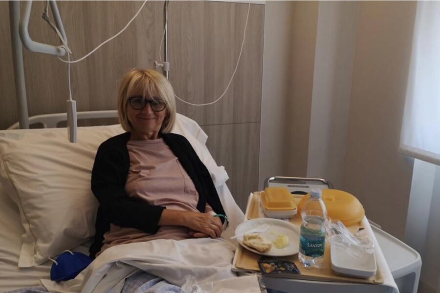Come sta Luciana Littizzetto, ricoverata di nuovo in ospedale: “E sono ancora qui”