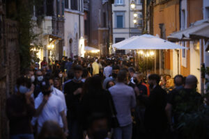 Movida violenta, cittadini chiedono i danni alla Raggi: pronta azione legale