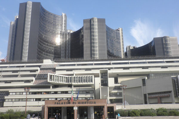 Entro il 2023 lavori di restyling a Palazzo di Giustizia e a Napoli nord