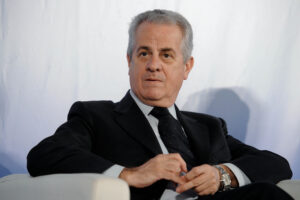 La verità di Scajola: “Alla Diaz non c’erano black bloc, scuse De Gennaro furono imbarazzanti” La verità di Scajola: “Alla Diaz non c’erano black bloc, scuse De Gennaro furono imbarazzanti”