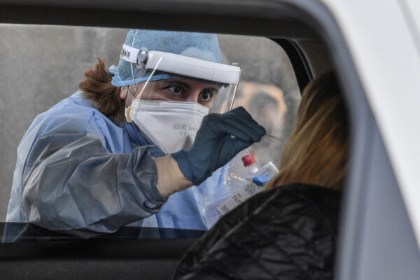 Quarantena e Green pass 2G, il governo verso il lockdown per i non vaccinati