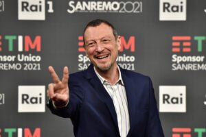 Amadeus condurrà anche Sanremo 2022, sarà la terza volta consecutiva: “Non vedo l’ora”