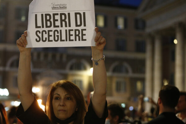 Legge sopraffazione: lo Stato può richiedere rispetto norme ma non di ritenerle giuste Legge sopraffazione: lo Stato può richiedere rispetto norme ma non di ritenerle giuste