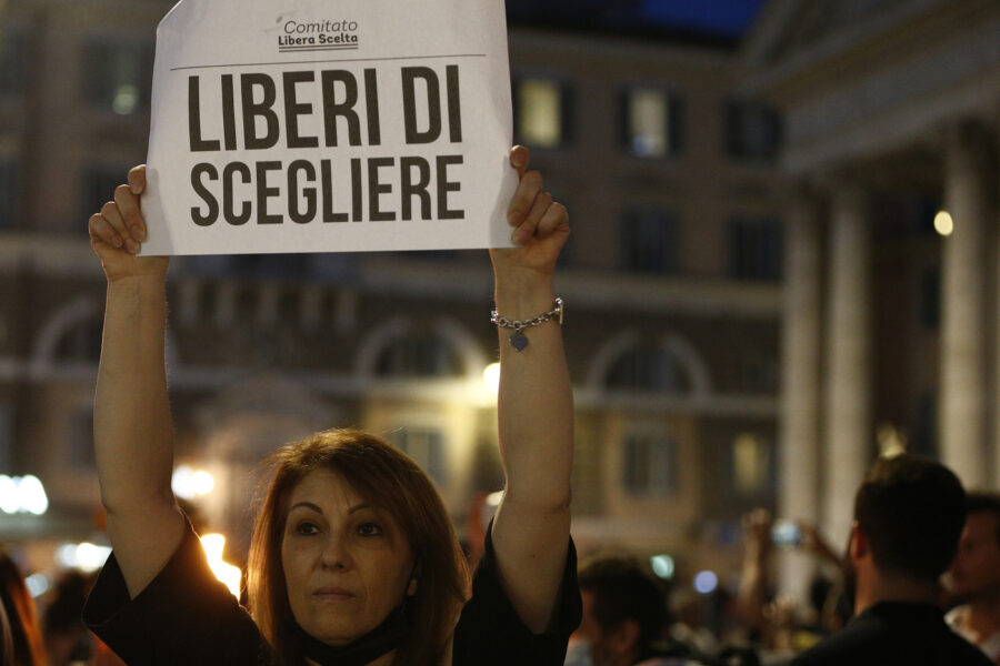 Legge sopraffazione: lo Stato può richiedere rispetto norme ma non di ritenerle giuste