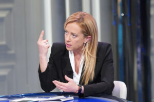 Le bufale di Giorgia Meloni su vaccini facoltativi e indennizzi: così viene smentita la propaganda