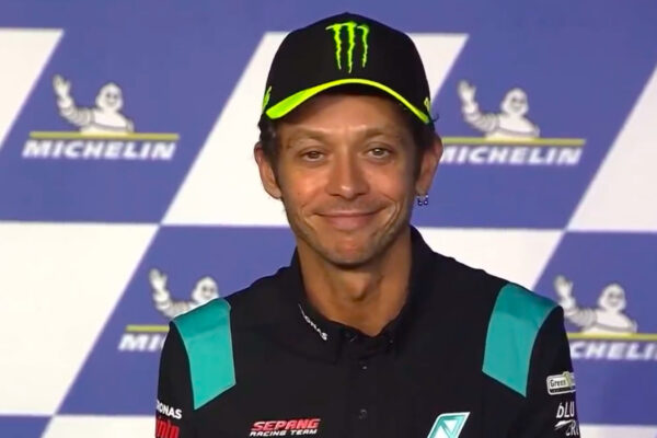 Valentino Rossi si ritira: “È stato tutto molto bello, mi sono divertito per 30 anni”
