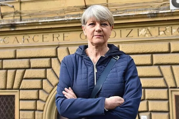 “Nell’inferno della carceri lo Stato si comporta da criminale”, intervista a Rita Bernardini “Nell’inferno della carceri lo Stato si comporta da criminale”, intervista a Rita Bernardini