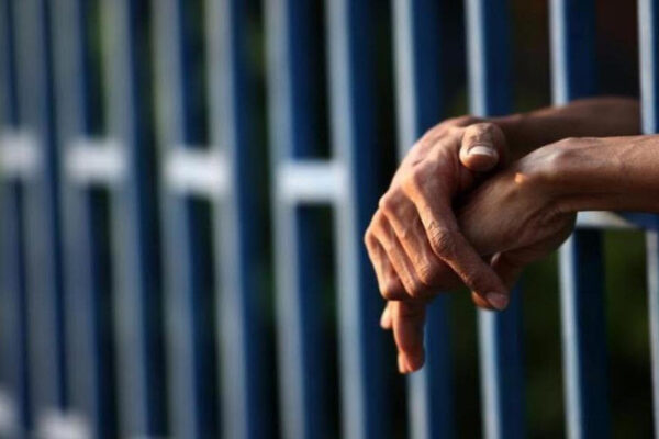 Sbattuto al carcere duro per fare compagnia al boss, l’appello di un detenuto in isolamento senza motivo
