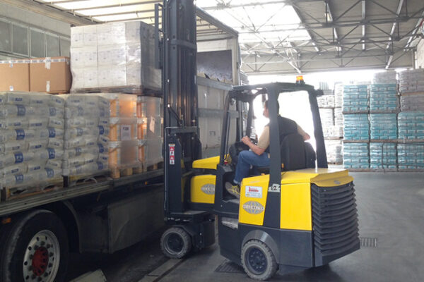 “Il palista è scappato per un po’ di pioggia, ha perso 2 ore e non può tornare a casa”, lo sfogo della compagna di un autotrasportatore