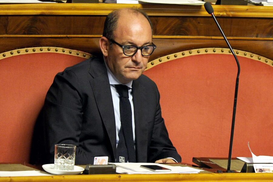 Foto Fabio Cimaglia / LaPresse
04-08-2016 Roma
Politica
Senato. Discussione sull’ordinanza di custodia cautelare nei confronti del Senatore Antonio Stefano Caridi nell’ambito di un procedimento penale
Nella foto Antonio Stefano Caridi

Photo Fabio Cimaglia / LaPresse
04-08-2016 Rome (Italy)
Politic
Senate. Discussion on the order of arrest against the senator Antonio Stefano Caridi in criminal proceedings
In the pic Antonio Stefano Caridi