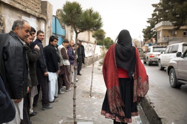 Donne afghane, il manifesto delle giornaliste: “Chiediamo tre cose ai talebani”