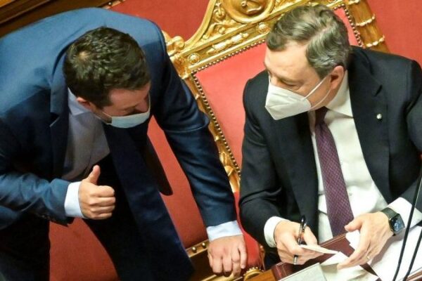 Draghi mette Salvini spalle al muro: sui profughi afghani Matteo isolato, il premier dice sì all’accoglienza