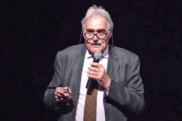 Intervista a Marcello Flores: “Superpotenze sovraniste, Draghi dovrà mediare tra Usa e Ue” Intervista a Marcello Flores: “Superpotenze sovraniste, Draghi dovrà mediare tra Usa e Ue”