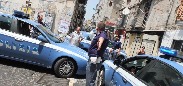 Agguato a Napoli, due giovani miracolati dai killer: proiettili alla testa e al petto