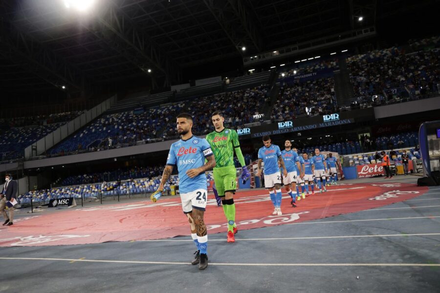 Caos Napoli, in campo mancano i giocatori e a Palazzo San Giacomo non c’è più nessuno
