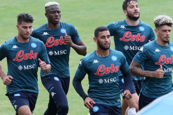 Calcio, il ritiro del Napoli trasmesso da Canale 8