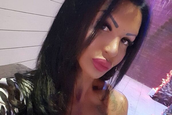 “Sei un fenomeno troppo trash”, il lido nega l’accesso a Sara perché è trans